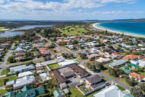 Albany Holiday Units - Tourism Hervey Bay 2