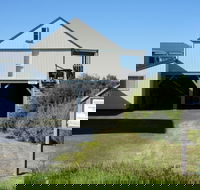Angler's Arms and Fisherman's Cottage - Tourism Hervey Bay