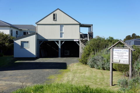 Angler's Arms And Fisherman's Cottage - Hervey Bay Accommodation 0