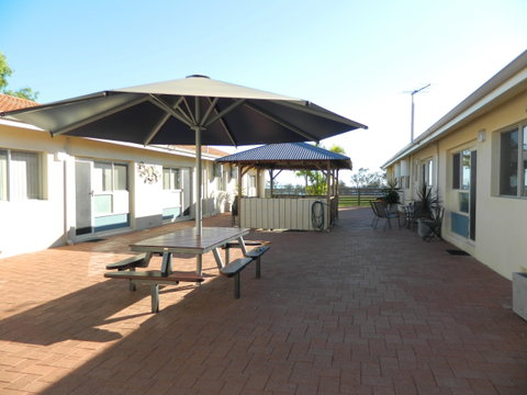 API Pelican Beach Front Apartments Kalbarri - Hervey Bay Accommodation 2