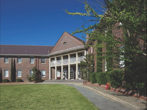 Brassey Hotel - Hervey Bay Accommodation 1