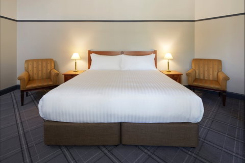 Brassey Hotel - Hervey Bay Accommodation 2