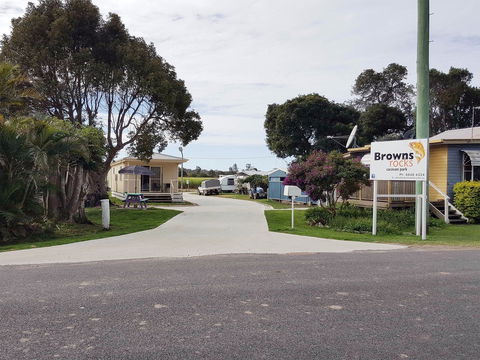 Browns Rocks Caravan Park - Tourism Hervey Bay 0