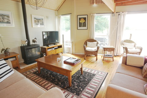 Cloud Nine Chalet - Hervey Bay Accommodation 0