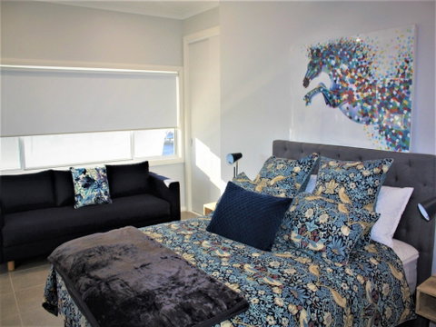 Coolah Shorts - Self Contained Apartments - Hervey Bay Accommodation 0