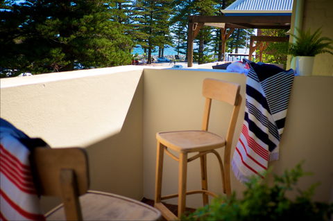 Cottesloe Artist's Beach Retreat - Hervey Bay Accommodation 0