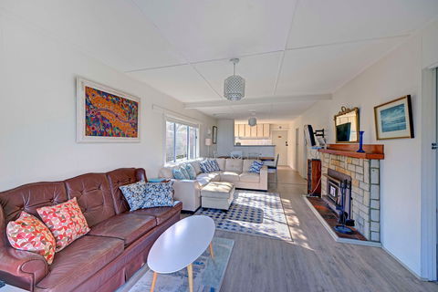 Cove Cottage - Hervey Bay Accommodation 2