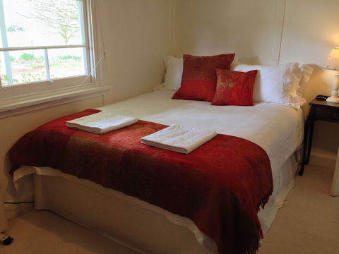 Crookwell Farmhouse - Hervey Bay Accommodation 2