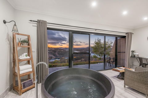 Eagle View Escape - Tourism Hervey Bay 0