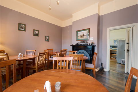 Edinburgh Gallery Bed & Breakfast - Hervey Bay Accommodation 2