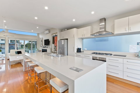 Elanora - Hervey Bay Accommodation 2