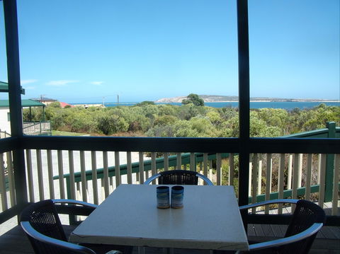 Elliston Waterloo Bay Tourist Park - Hervey Bay Accommodation 0