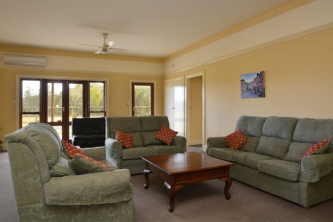 Grasmere Estate Homestead - Hervey Bay Accommodation 1