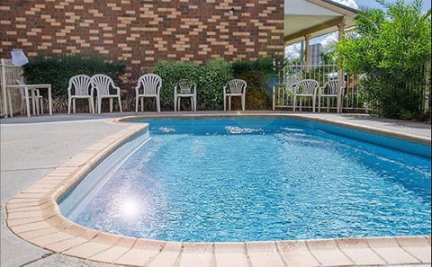 Highway Inn Motel - Hervey Bay Accommodation 0