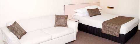 Highway Inn Motel - Hervey Bay Accommodation 1