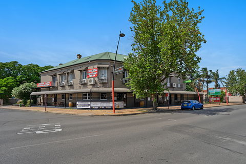 Imperial Hotel - Hervey Bay Accommodation 0