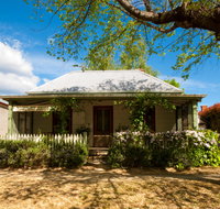 Laidlaw Cottage - Hervey Bay Accommodation