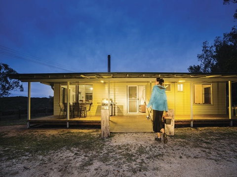 Lavender Vale Cottage - Hervey Bay Accommodation 1