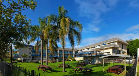 Mariners On The Waterfront - Hervey Bay Accommodation 0