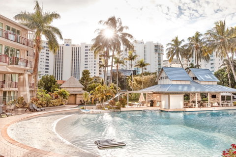 Novotel Cairns Oasis Resort - Hervey Bay Accommodation 2