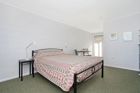 Peterborough House & Motel - Hervey Bay Accommodation 1