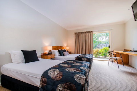 Shamrock Gardens Motel - Hervey Bay Accommodation 2