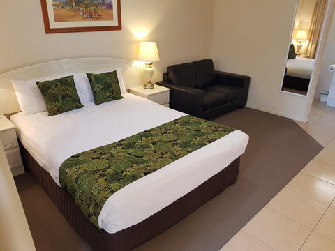 The Palms Motel Chinchilla - Hervey Bay Accommodation 0