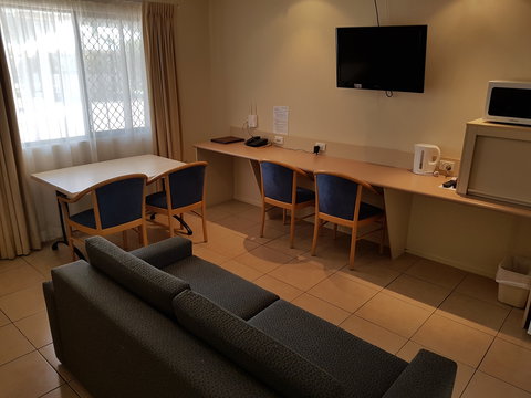 The Palms Motel Chinchilla - Hervey Bay Accommodation 2