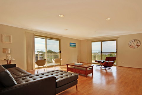 Vincentia Family Holiday Home - Hervey Bay Accommodation 1