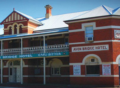 Avon Bridge Hotel - Hervey Bay Accommodation 0