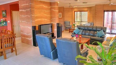 Gladstone Earth And Sea - Hervey Bay Accommodation 0