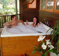 Yallingup Lodge Spa Retreat - Hervey Bay Accommodation