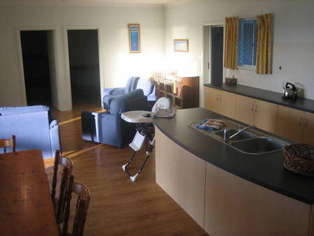 Busselton Beachfront - Hervey Bay Accommodation 2