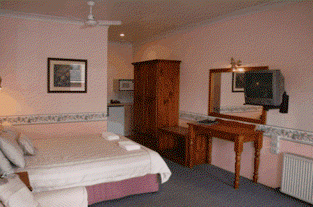 New England Motor Inn - Hervey Bay Accommodation 1