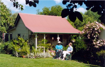 Poppys Cottage B&B - Hervey Bay Accommodation 0