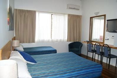 Diggers Tavern - Tourism Hervey Bay 2