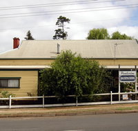 Pemberton Backpackers YHA  Budget Cottages - Hervey Bay Accommodation