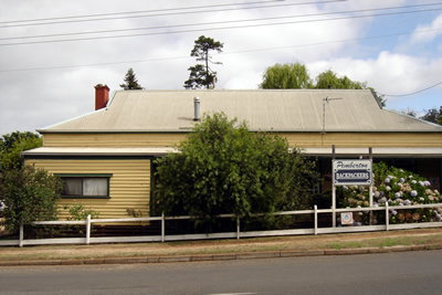 Pemberton Backpackers YHA & Budget Cottages - Hervey Bay Accommodation 0