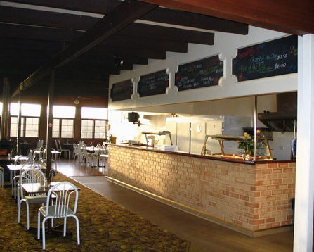Walpole Hotel Motel - Hervey Bay Accommodation 3