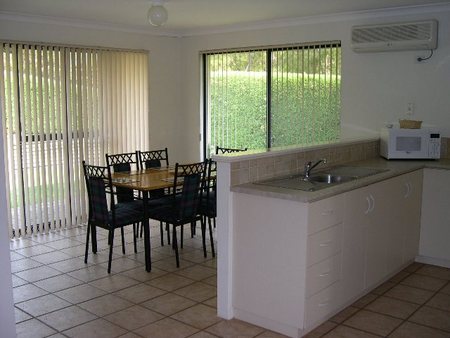 Walpole Bayside Villas - Hervey Bay Accommodation 3