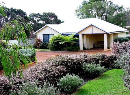 Walpole Bayside Villas - Hervey Bay Accommodation 4