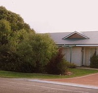 Acacia Grove Holiday House - Hervey Bay Accommodation