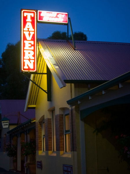 The Bull And Bush Tavern - Hervey Bay Accommodation 3