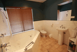Island Brook Estate Chalets & Winery - Tourism Hervey Bay 1