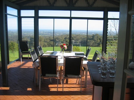 Vista Ridge Estate - Top Paddock Cottage - Tourism Hervey Bay 1
