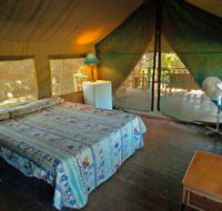 Lions Den Hotel - Hervey Bay Accommodation