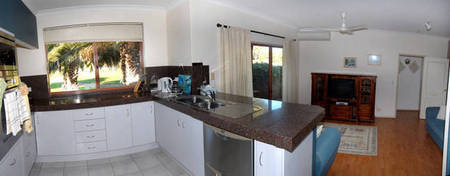 Amore Beach Retreat - Hervey Bay Accommodation 2