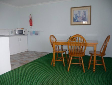 Cervantes Holiday Homes & Units - Tourism Hervey Bay 3