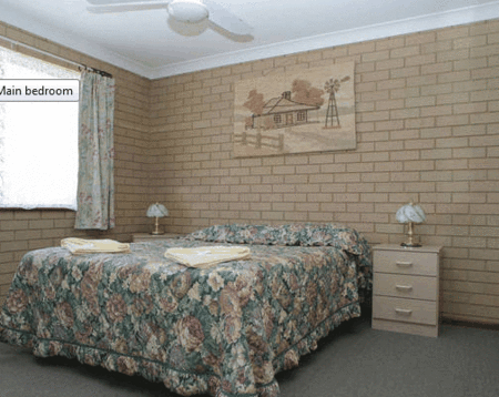 Port Denison Holiday Units - Tourism Hervey Bay 2