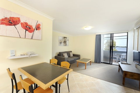 Assured Waterside Apartments - Hervey Bay Accommodation 2